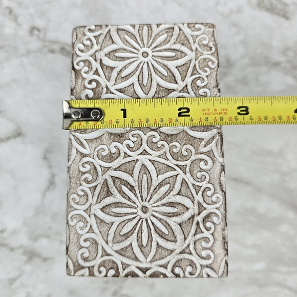 Bathroom Accessories, Toothbrush Holder, and Tumbler - Picture 11 of 12